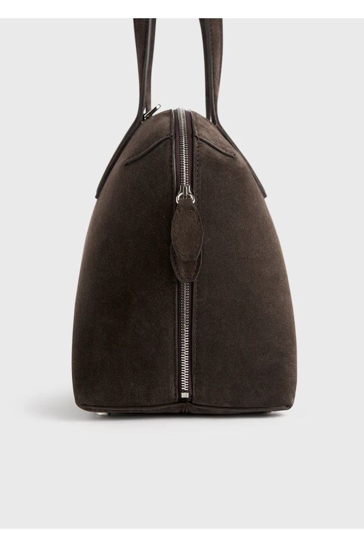 TOTEME 미디엄 스웨이드 데이 토트 브라운의 브라운컬러 5번쨰 이미지입니다.