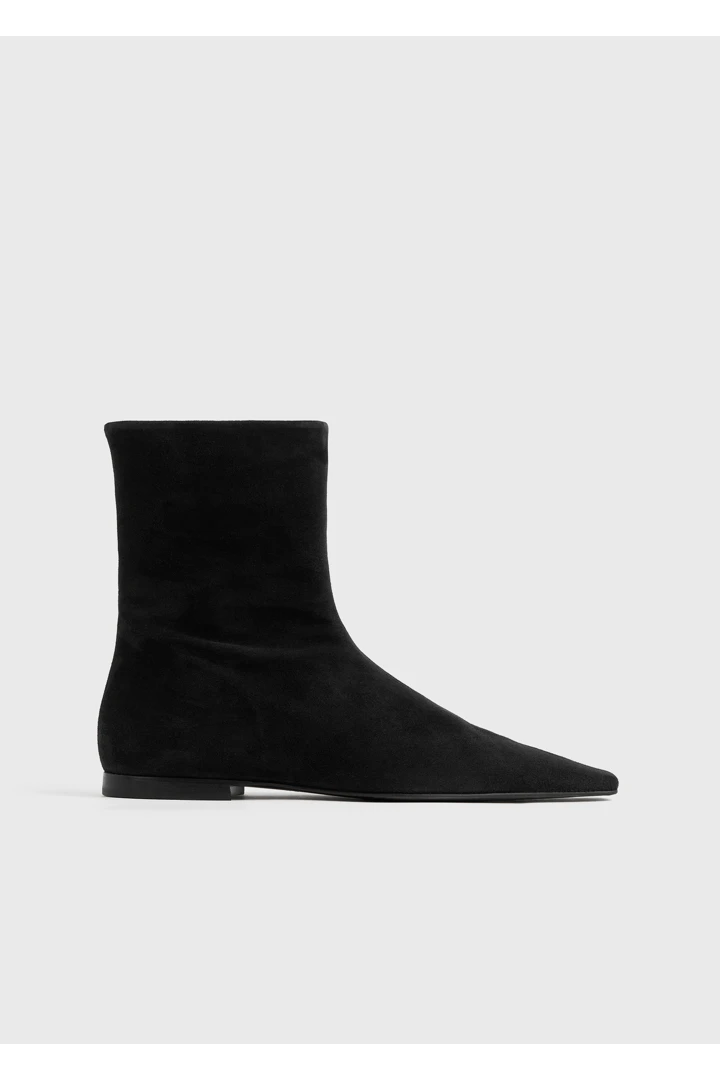 TOTEME 지퍼 스웨이드 첼시 부츠 블랙의 블랙컬러 0번쨰 이미지입니다.