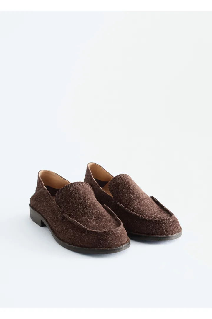 앤아더스토리즈 소프트 힐 로퍼의 브라운컬러 Product입니다.