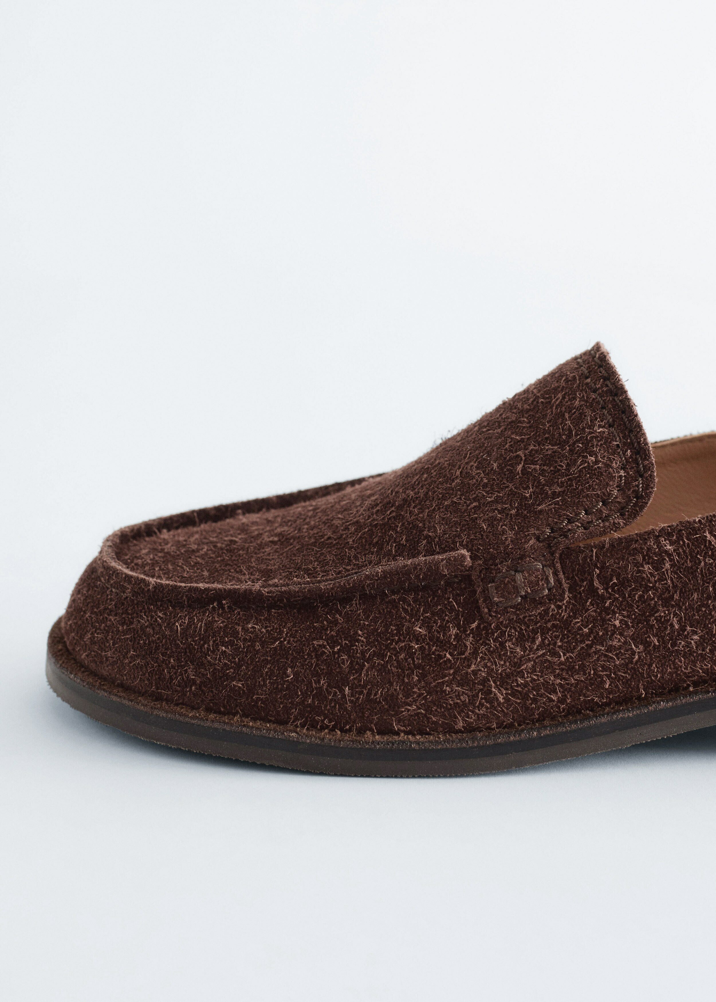 앤아더스토리즈 소프트 힐 로퍼의 브라운컬러 Detail입니다.