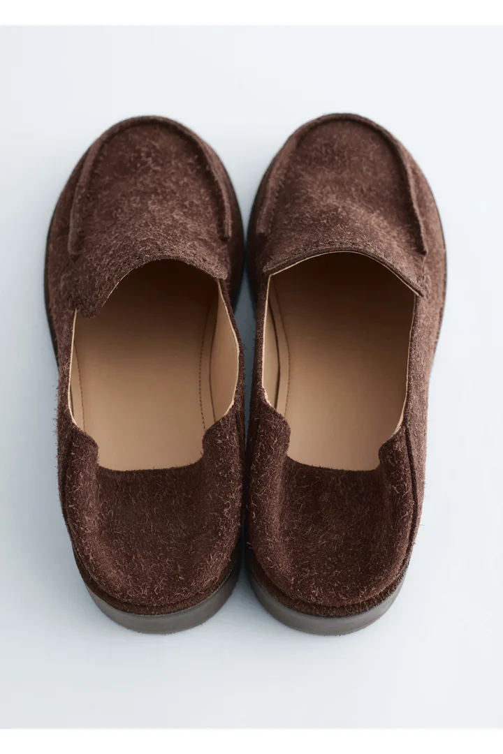 앤아더스토리즈 소프트 힐 로퍼의 브라운컬러 Product입니다.