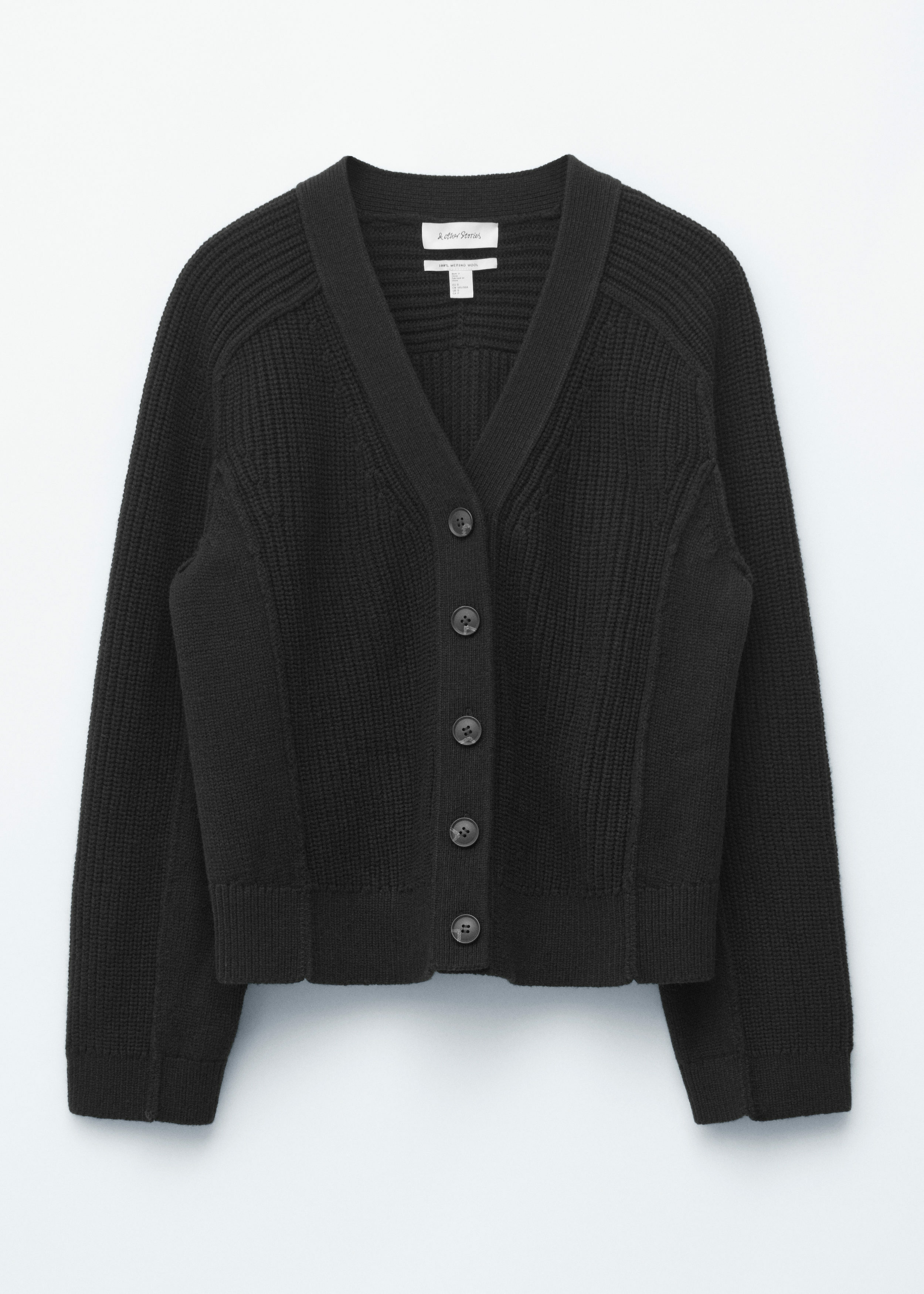 앤아더스토리즈 메리노 울 가디건의 블랙컬러 Product입니다.