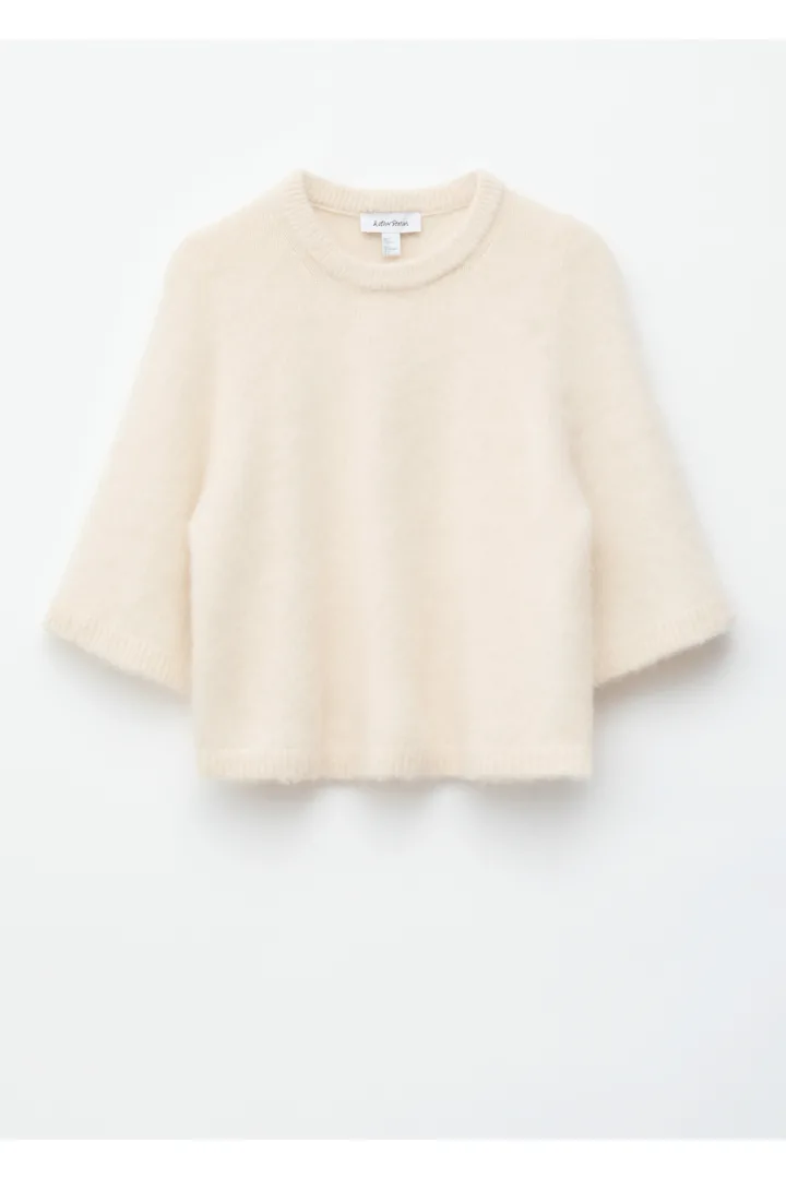 앤아더스토리즈 모헤어 블렌드 니트 티셔츠의 크림컬러 Product입니다.