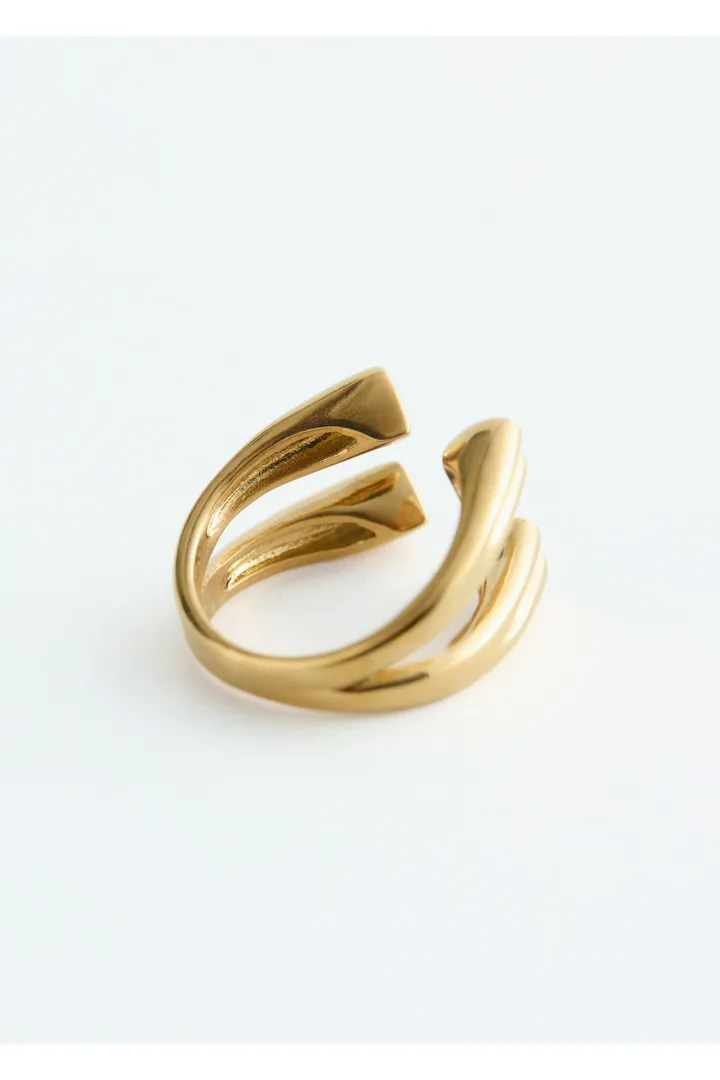 앤아더스토리즈 하트 커프 링의 골드컬러 Product입니다.