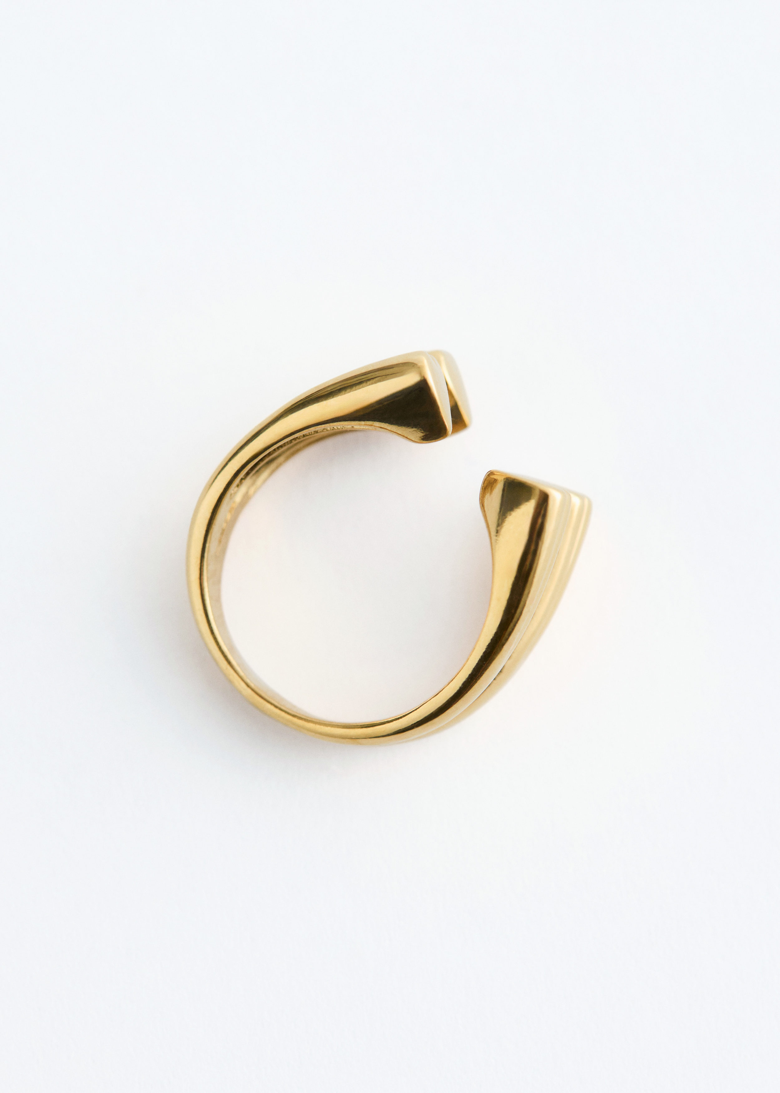 앤아더스토리즈 하트 커프 링의 골드컬러 Product입니다.