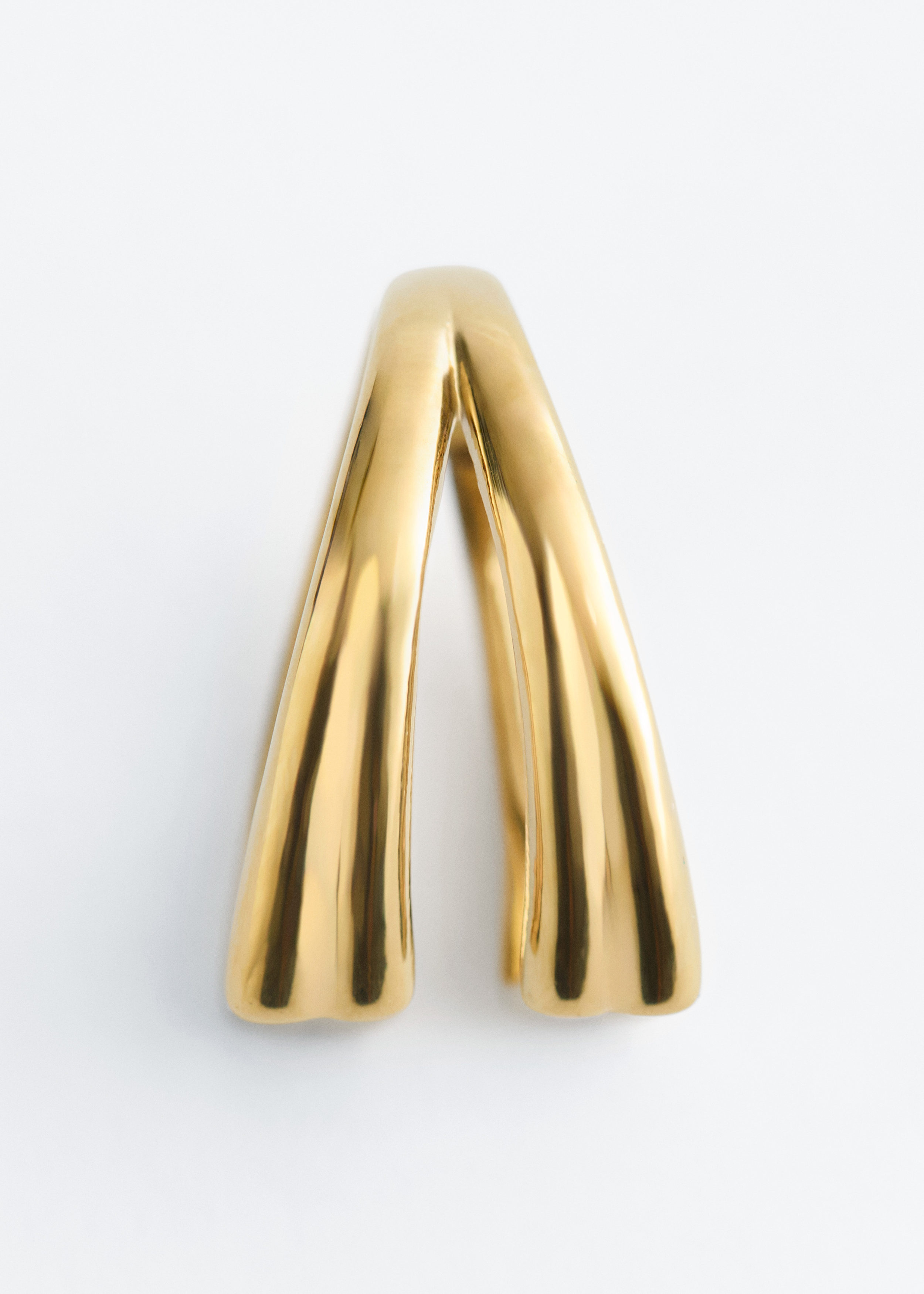 앤아더스토리즈 하트 커프 링의 골드컬러 Product입니다.