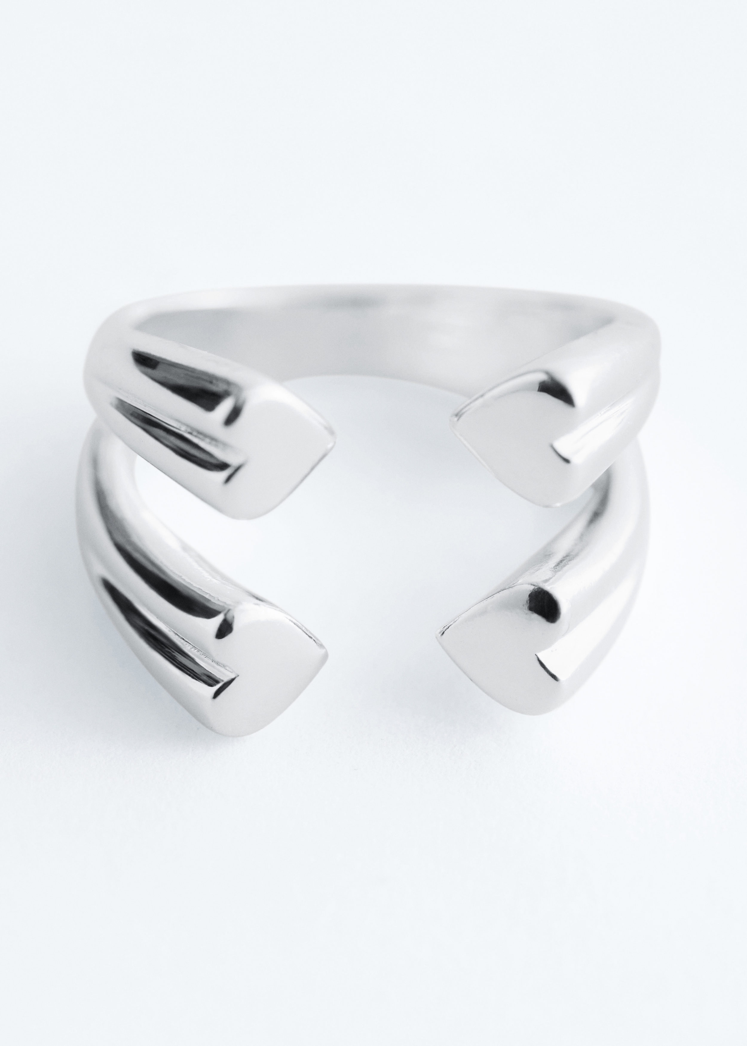 앤아더스토리즈 하트 커프 링의 실버컬러 Product입니다.