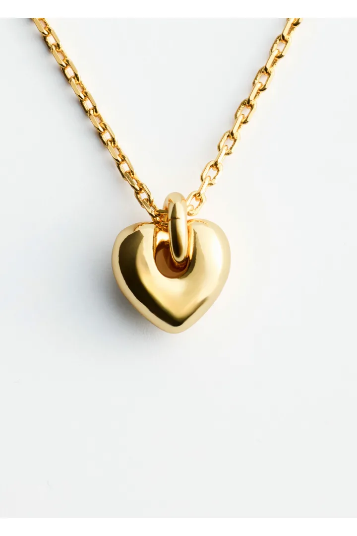 앤아더스토리즈 하트 펜던트 네크리스의 골드컬러 Product입니다.