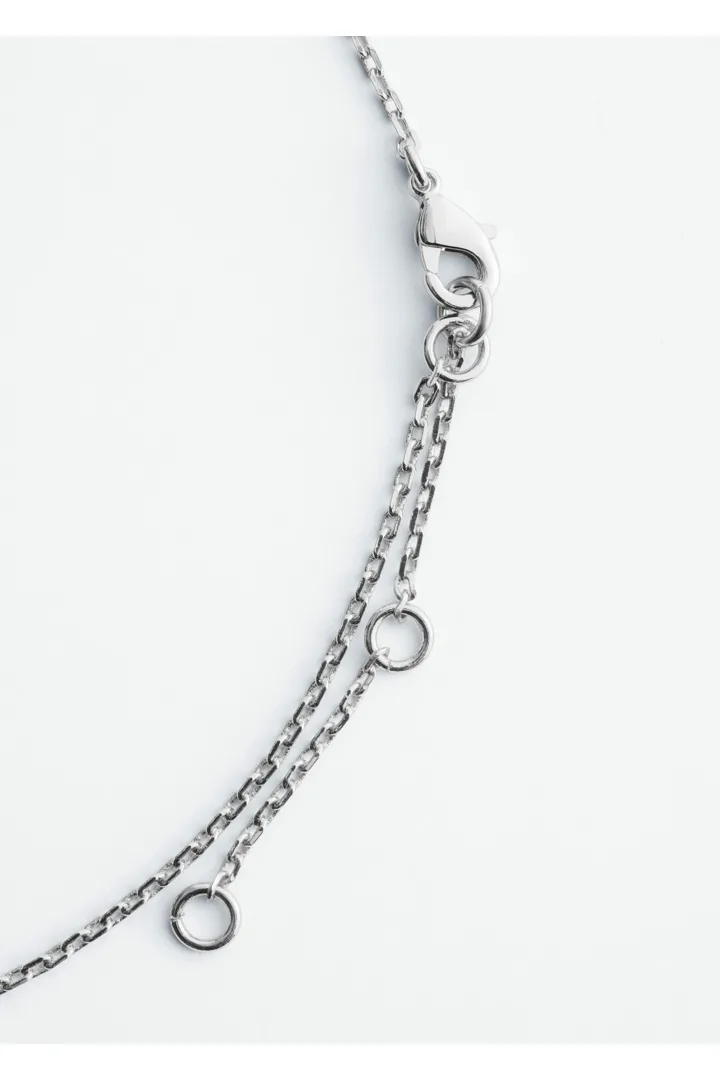 앤아더스토리즈 하트 펜던트 네크리스의 실버컬러 Product입니다.