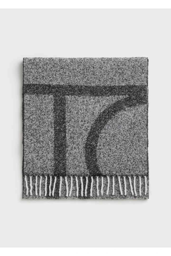 TOTEME default image 11 of 블랙 in 모노그램 자카드 스카프 블랙/화이트