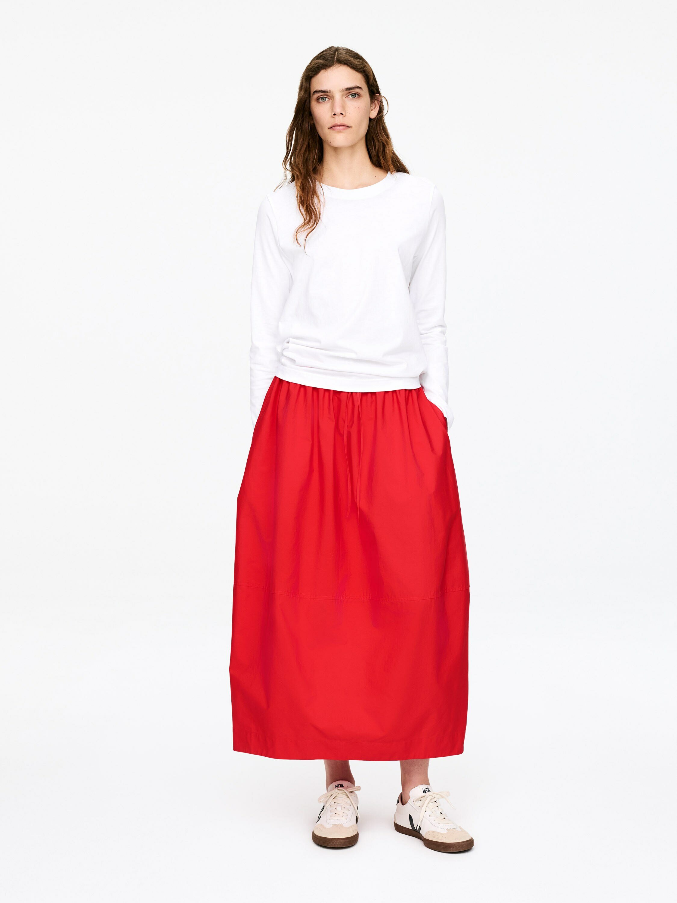 ARKET default image 8 of Red in 배럴 쉐입 코튼 스커트