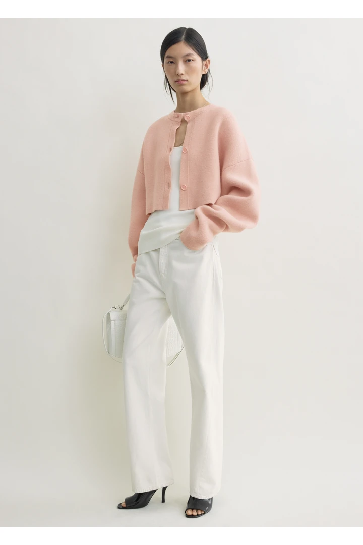 TOTEME 크롭 오버사이즈 가디건 플라밍고의 플라밍고컬러 0번쨰 이미지입니다.