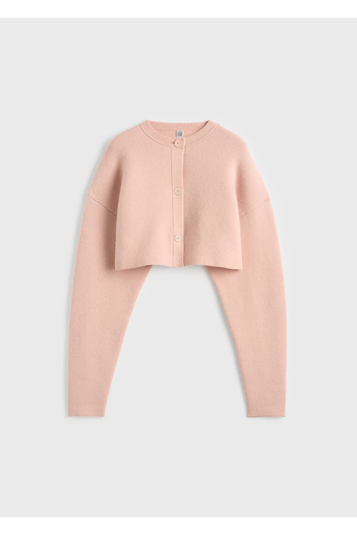 TOTEME 크롭 오버사이즈 가디건 플라밍고의 플라밍고컬러 4번쨰 이미지입니다.