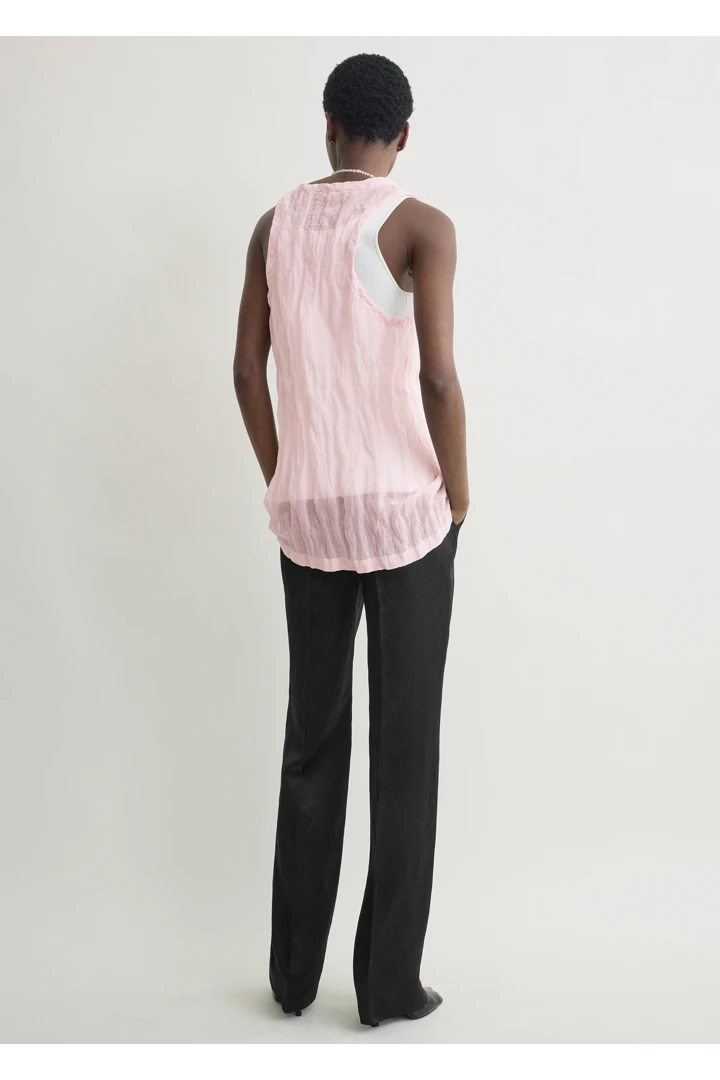 TOTEME 크링클드 거즈 탱크탑 블룸의 블룸컬러 2번쨰 이미지입니다.