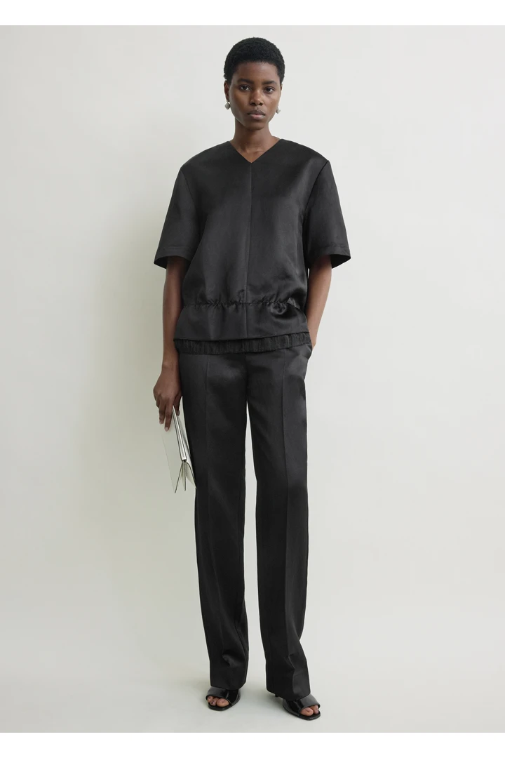 TOTEME default image 2 of 블랙 in 브이넥 새틴 풀오버 블랙