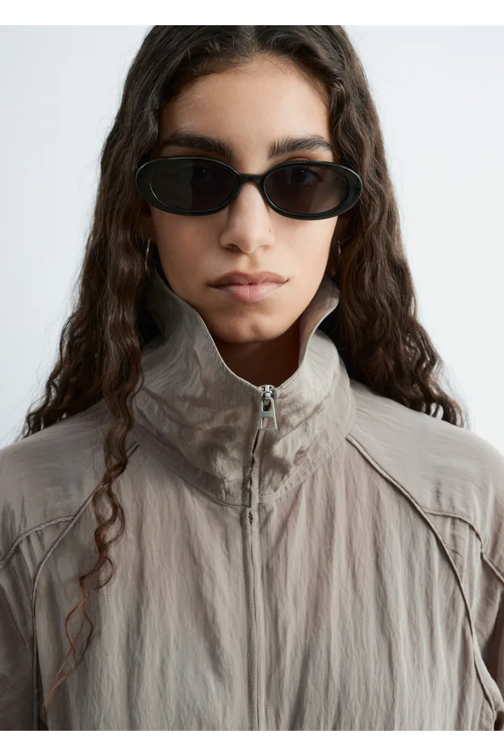 앤아더스토리즈 스포티 비스코스 블렌드 자켓의 몰컬러 ECOMLook입니다.