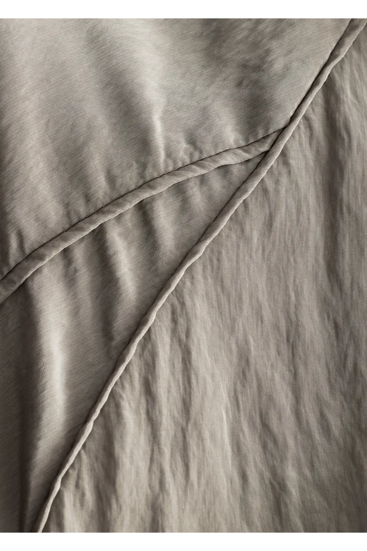 앤아더스토리즈 스포티 비스코스 블렌드 자켓의 몰컬러 Detail입니다.