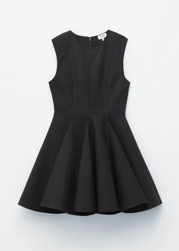 앤아더스토리즈 플리츠 미니 드레스의 블랙컬러 Product입니다.