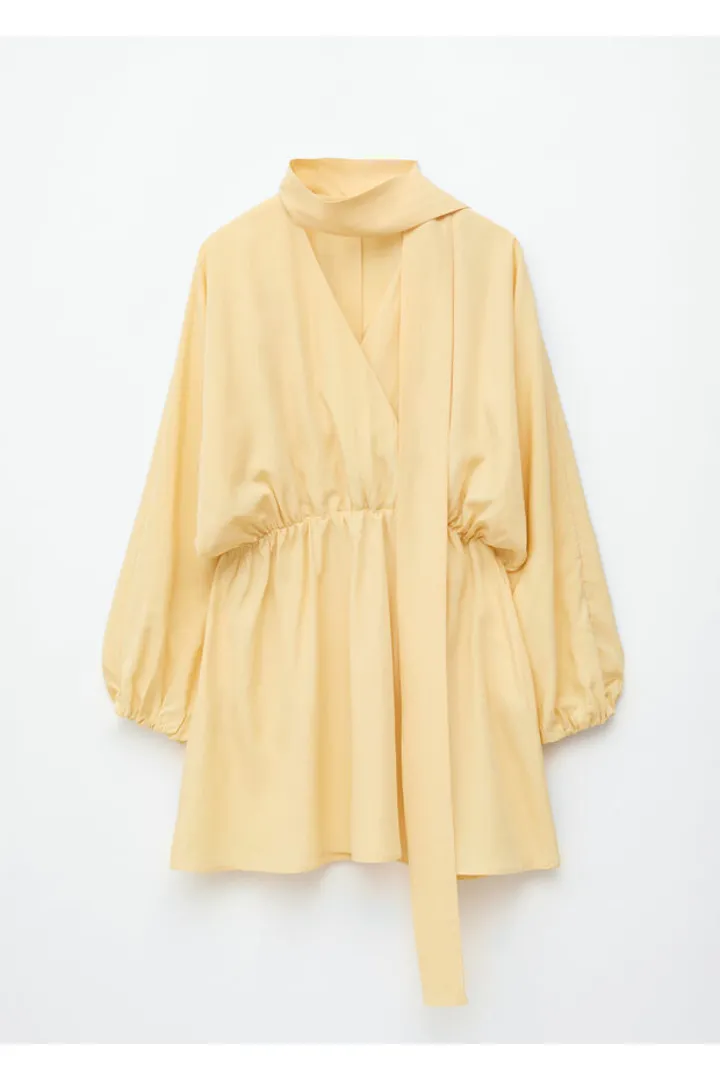 앤아더스토리즈 스카프 디테일 랩 미니 드레스 의 옐로우컬러 Product입니다.