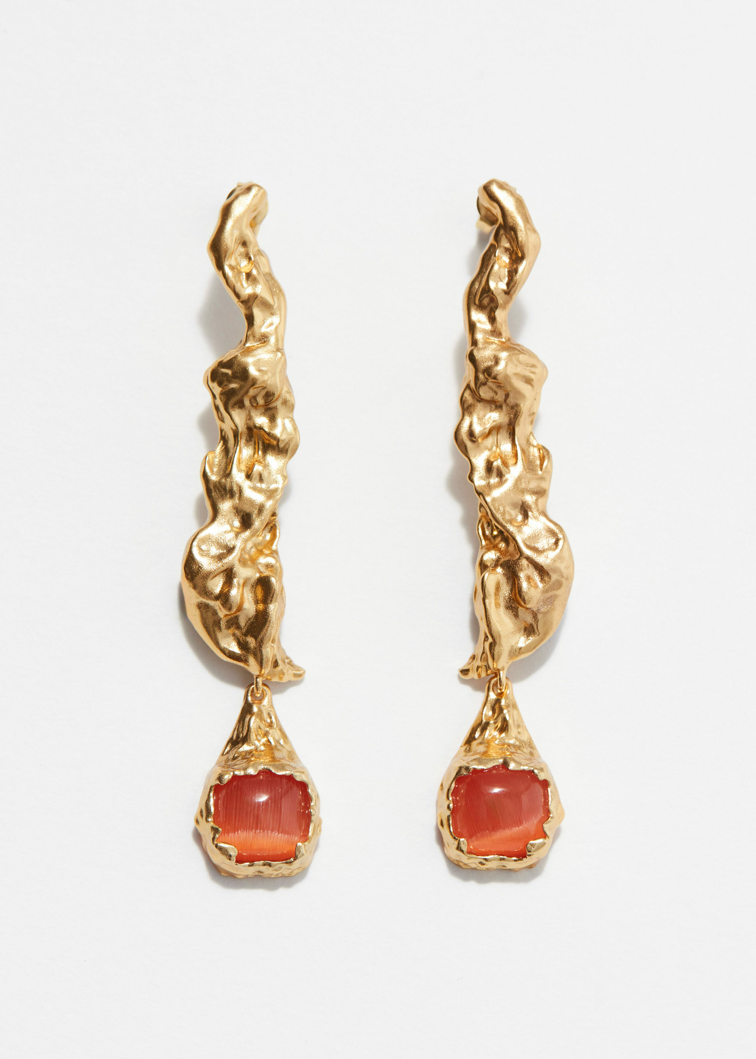 앤아더스토리즈 롱 크리스탈 이어링의 골드/오렌지컬러 Product입니다.