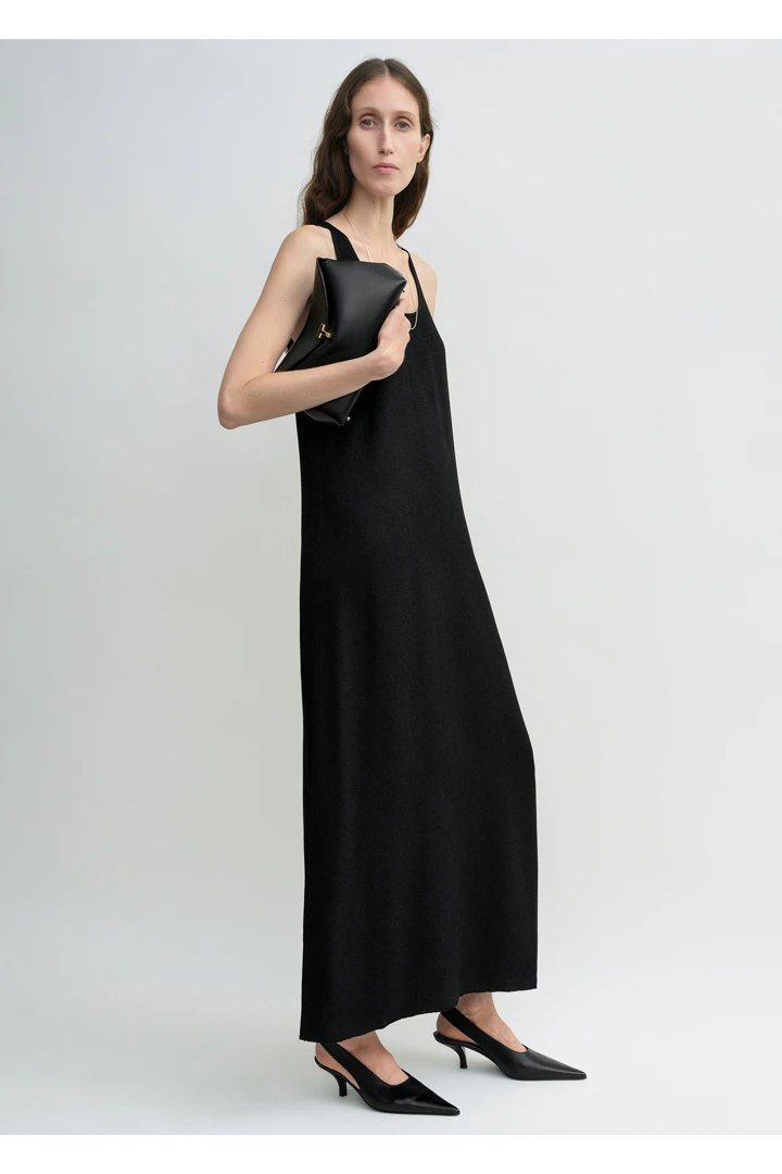 TOTEME 스쿠프-넥 세이블 드레스 블랙의 블랙컬러 0번쨰 이미지입니다.