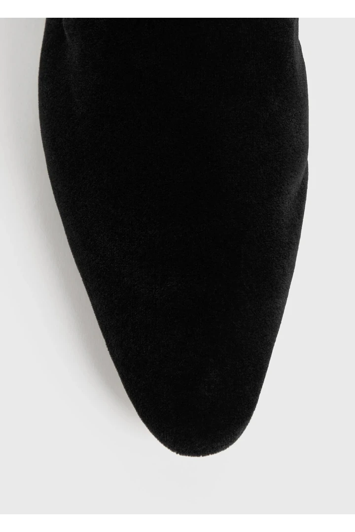 TOTEME 벨벳 베니션 슬리퍼 블랙의 블랙컬러 3번쨰 이미지입니다.