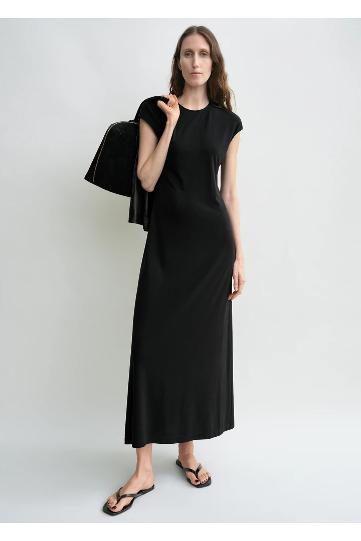 TOTEME 에브리데이 드레스 블랙의 블랙컬러 0번쨰 이미지입니다.