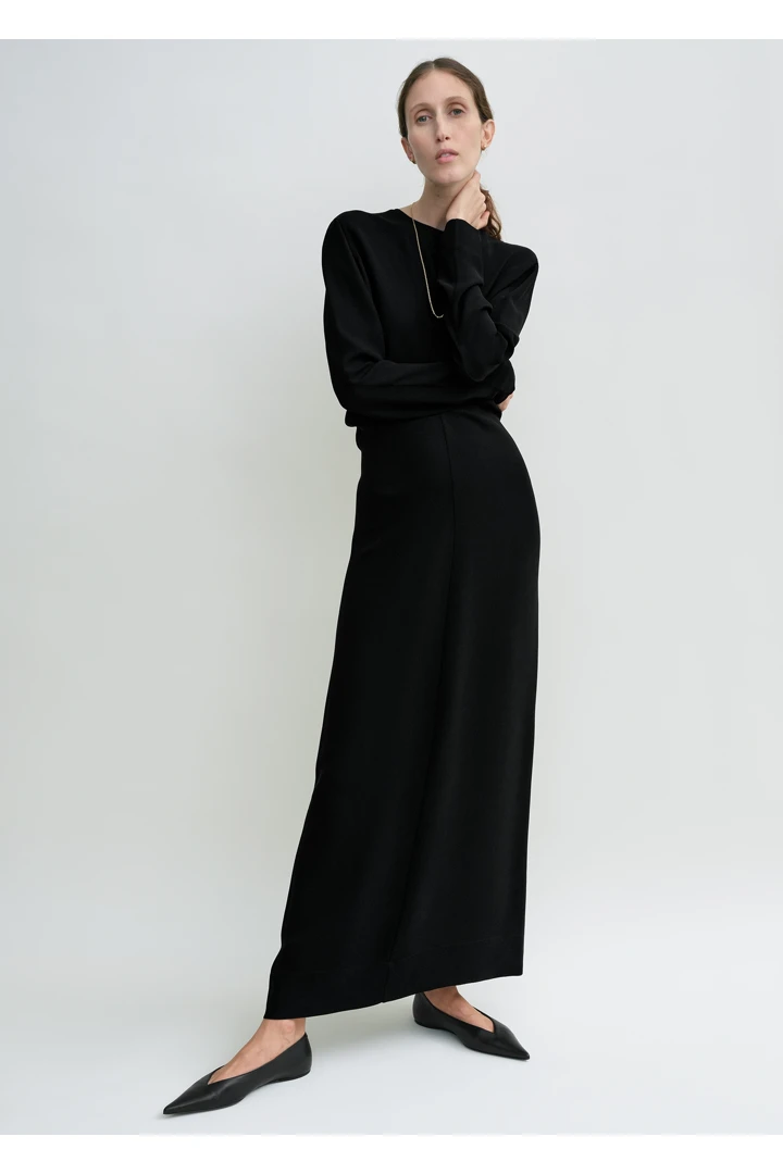 TOTEME 롱-슬리브 슬라우치 웨이스트 드레스 블랙의 블랙컬러 1번쨰 이미지입니다.