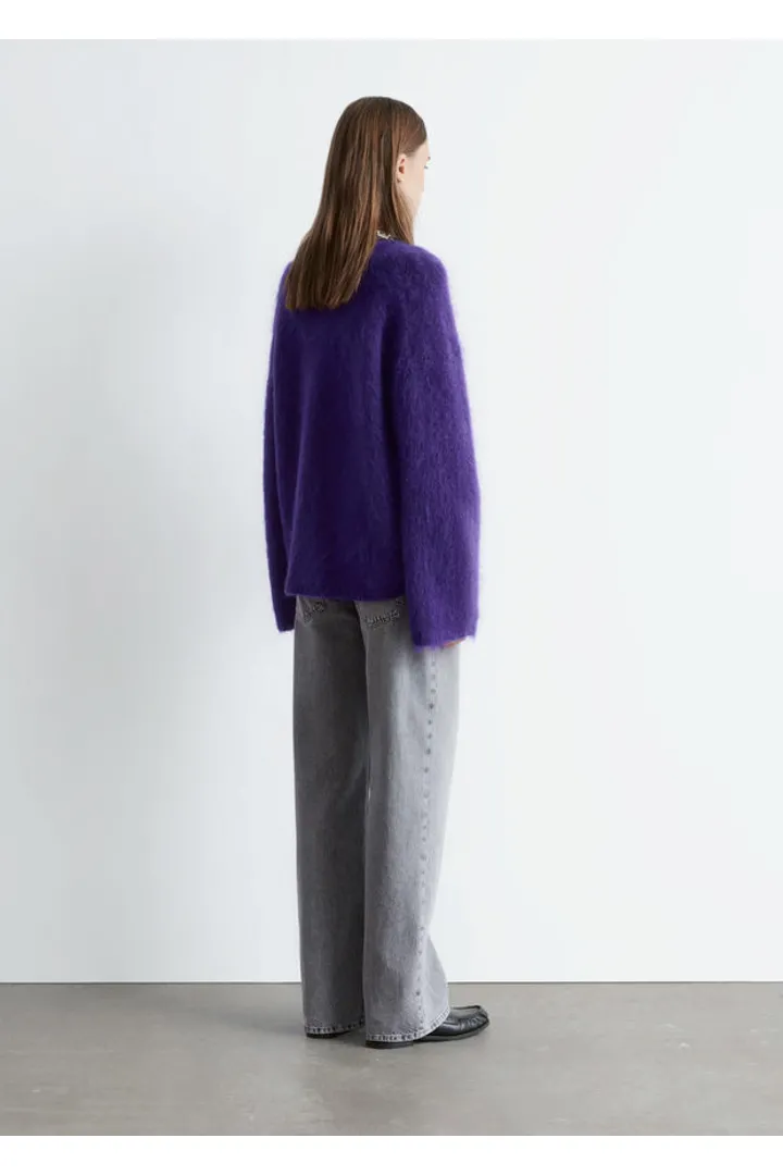 앤아더스토리즈 스트레이트 레그 진의 라이트 그레이컬러 ECOMLook입니다.