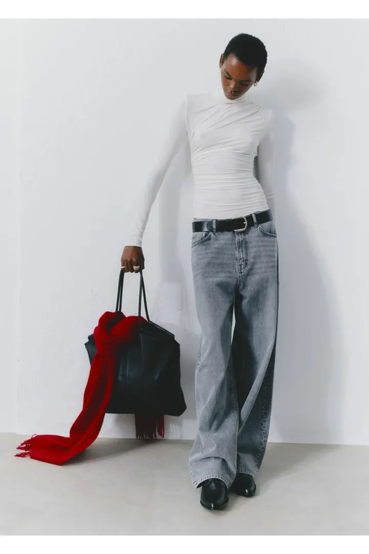 앤아더스토리즈 배기 진의 라이트 그레이컬러 Environmental입니다.