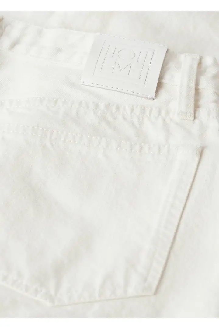 TOTEME 트위스티드 심 데님 풀 렝스 오프 화이트의 오프-화이트컬러 4번쨰 이미지입니다.