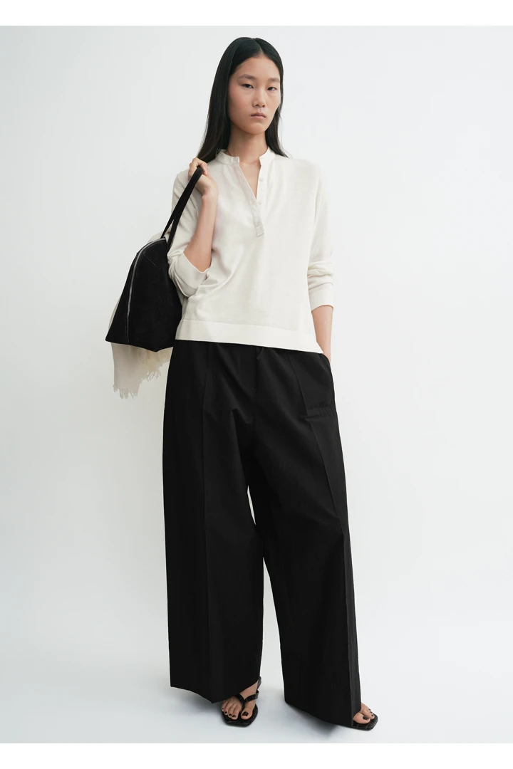 TOTEME default image 13 of 화이트 in 울 실크 니트 오프 화이트