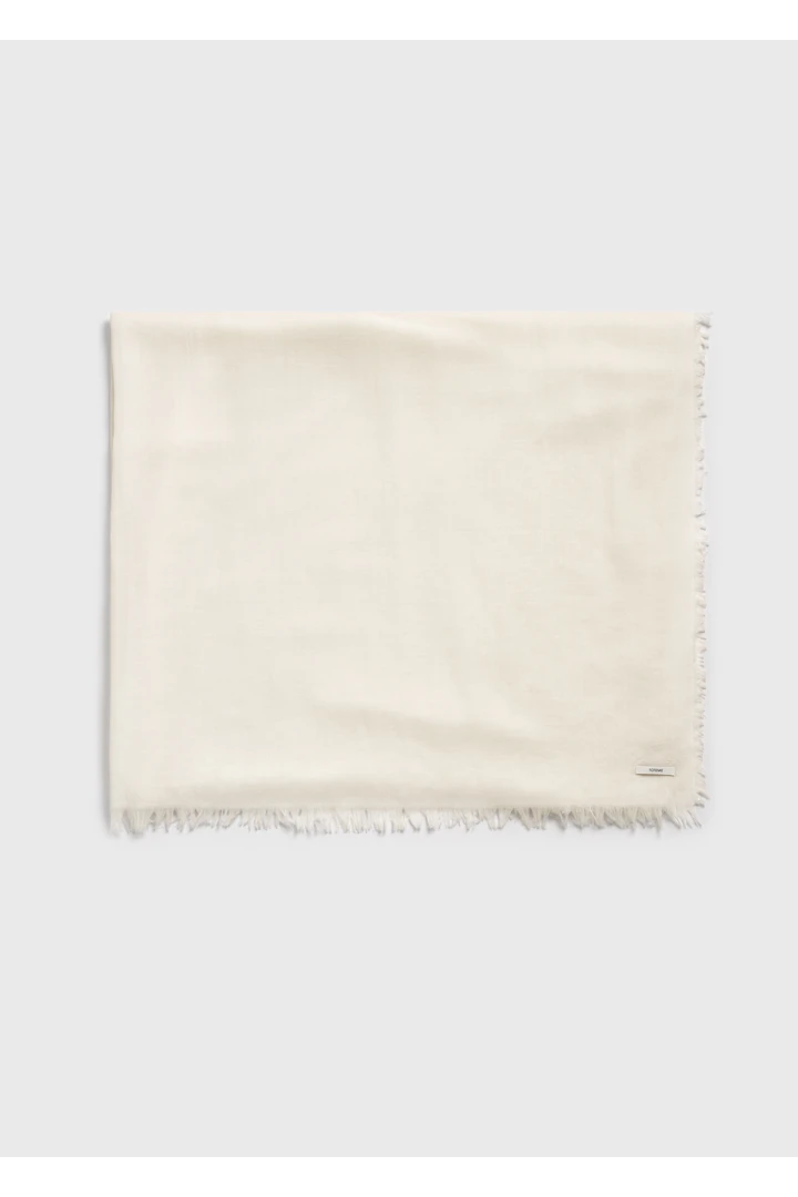 TOTEME 라이트 울 블랭킷 스카프 오프 화이트의 오프 화이트컬러 0번쨰 이미지입니다.