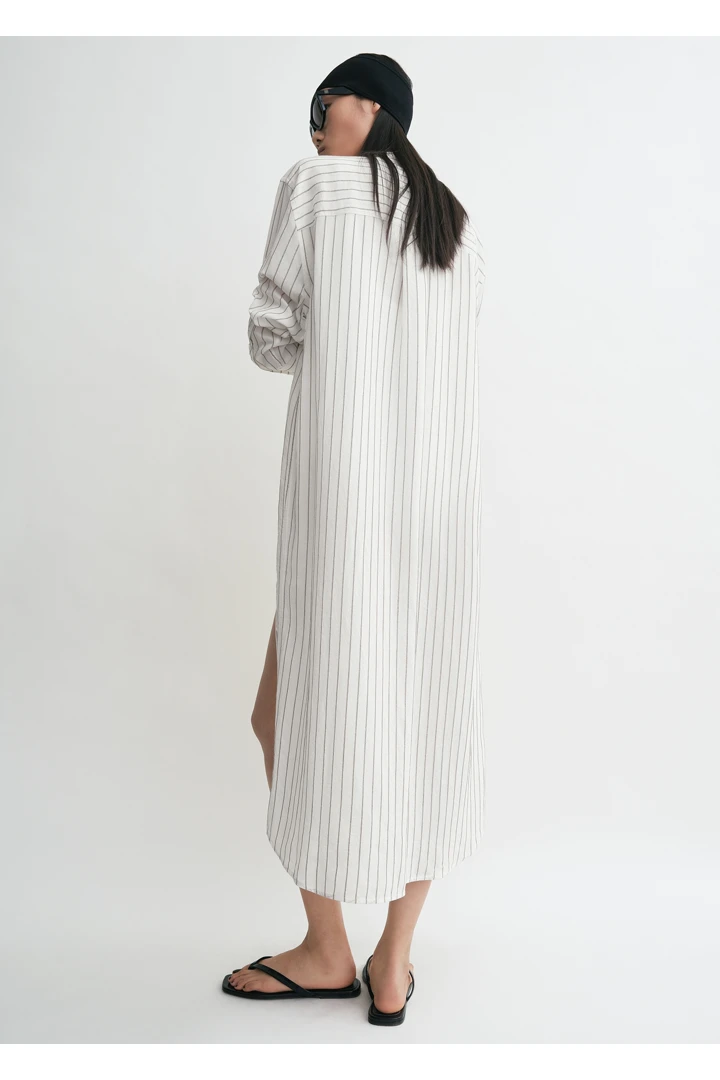 TOTEME 스트라이프 썸머 튜닉 화이트/오이스터의 화이트/오이스터컬러 2번쨰 이미지입니다.