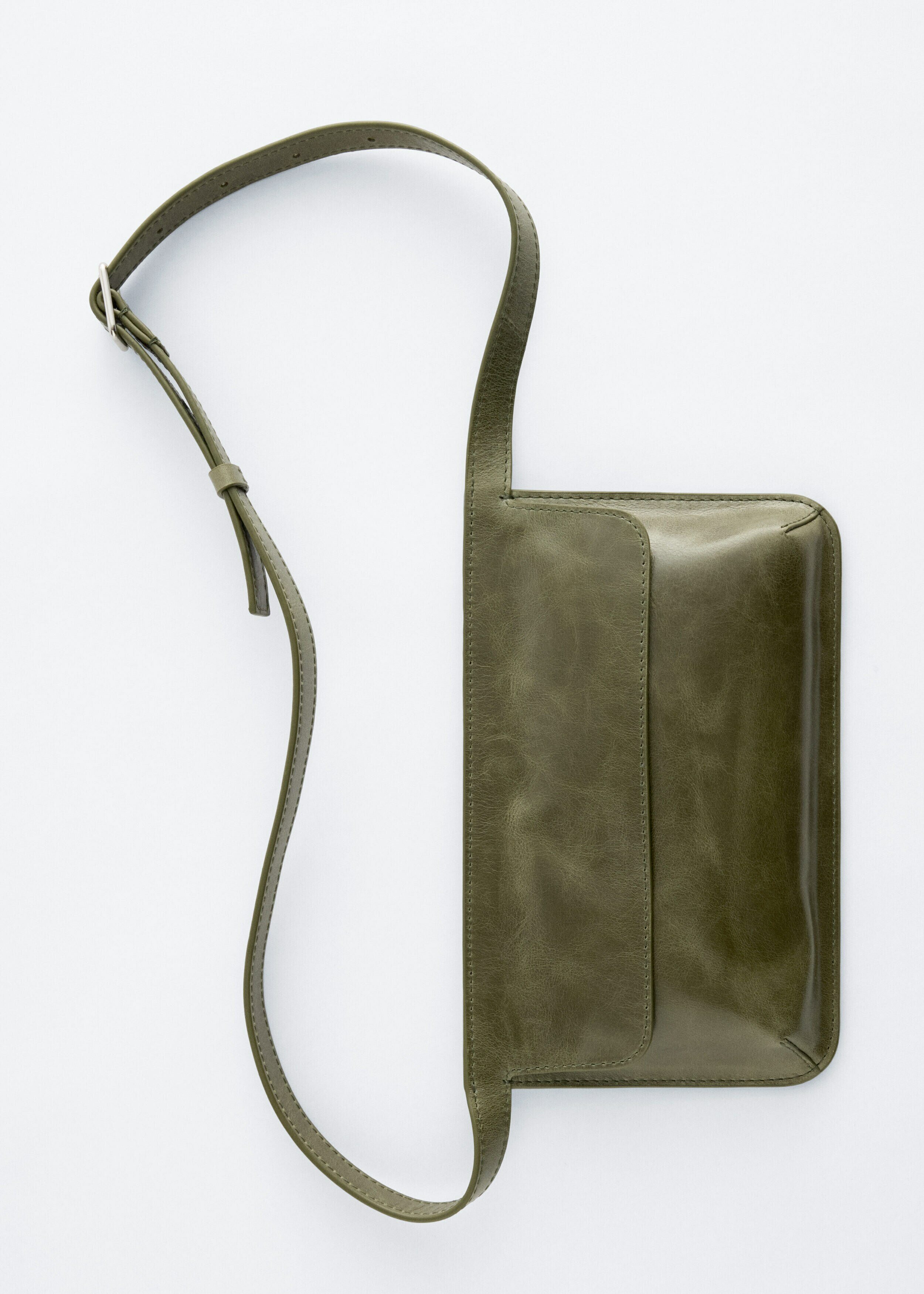 앤아더스토리즈 레더 벨트 백의 카키 그린컬러 Product입니다.