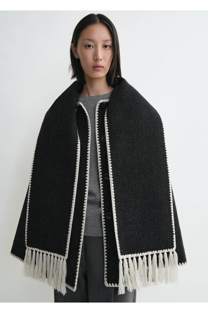 TOTEME 엠브로이더드 스카프 재킷 다크 그레이 멜란지의 다크 그레이 멜란지컬러 3번쨰 이미지입니다.