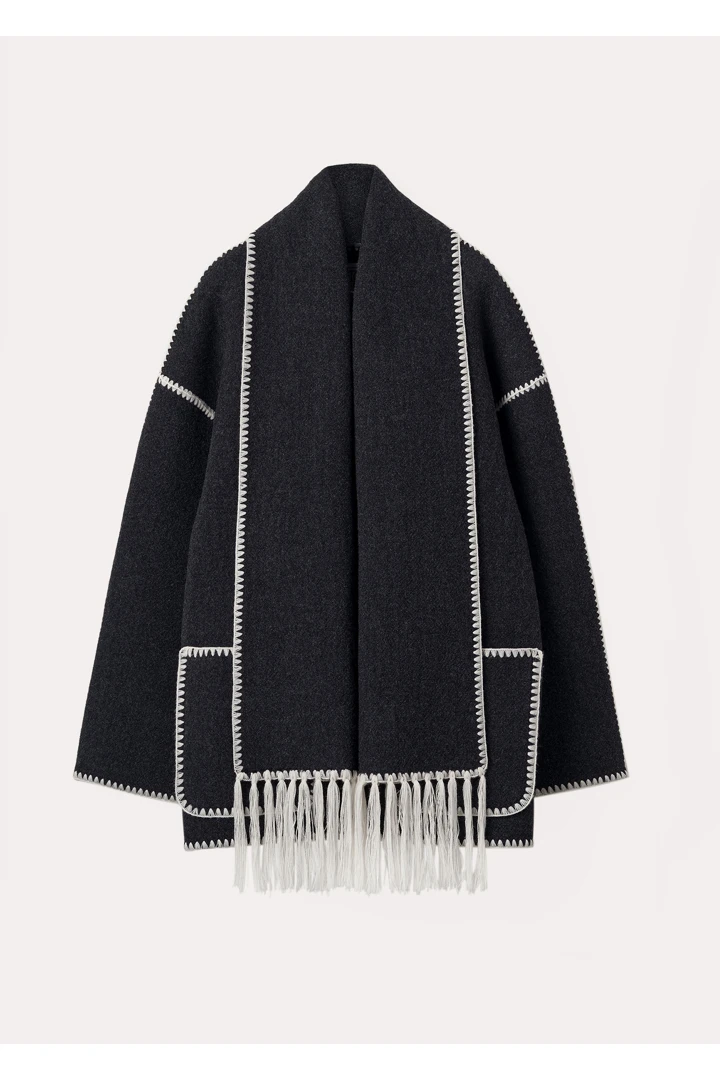 TOTEME 엠브로이더드 스카프 재킷 다크 그레이 멜란지의 다크 그레이 멜란지컬러 5번쨰 이미지입니다.