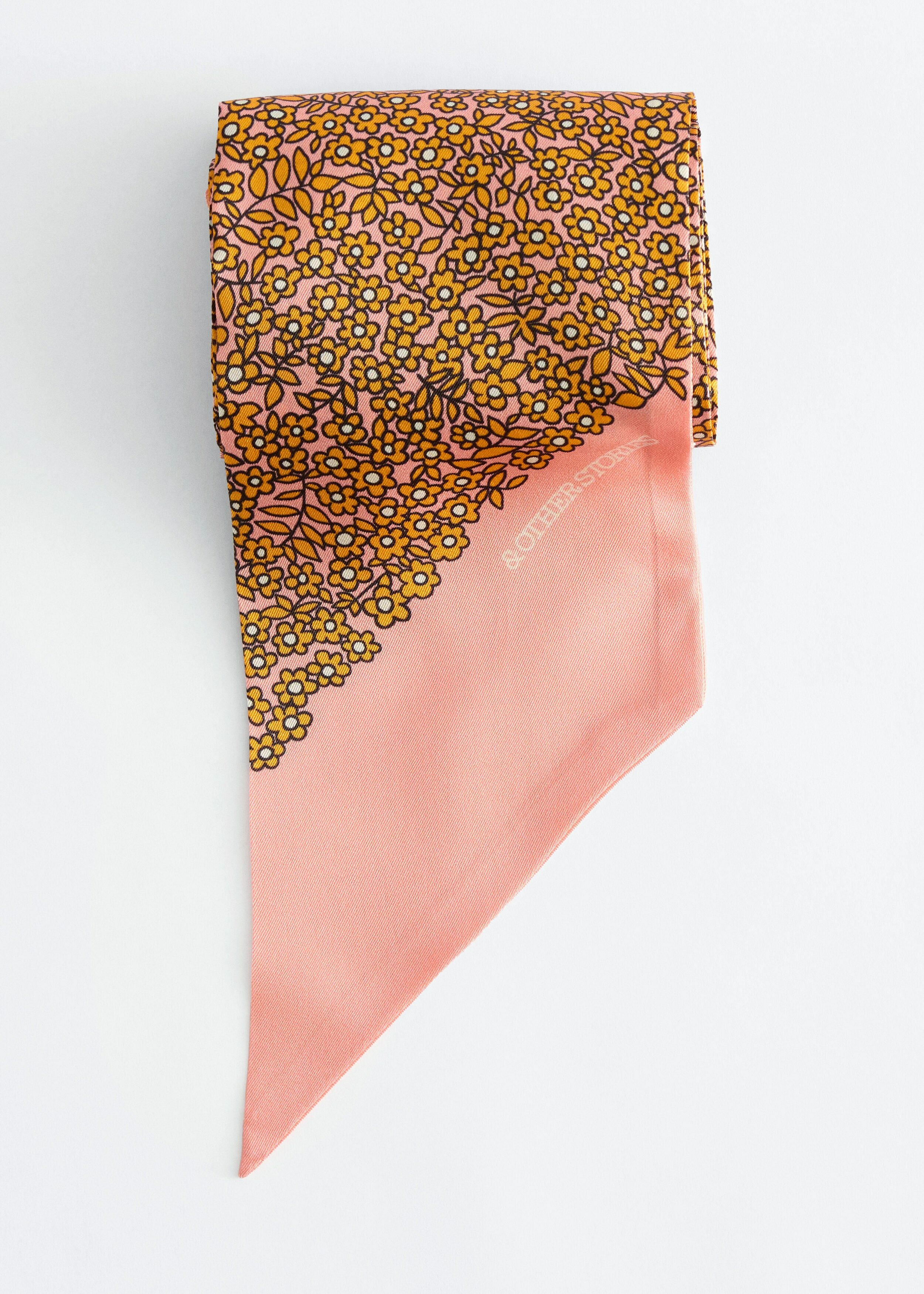 앤아더스토리즈 슬림 실크 프린트 스카프의 페이드 핑크/플로럴컬러 Product입니다.