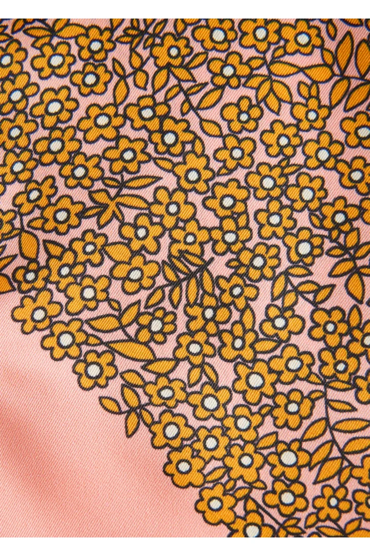 앤아더스토리즈 슬림 실크 프린트 스카프의 페이드 핑크/플로럴컬러 Product입니다.