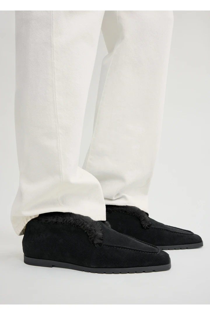 TOTEME 로퍼 부츠 블랙의 블랙컬러 1번쨰 이미지입니다.