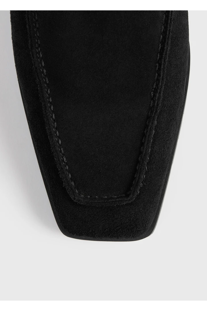 TOTEME 로퍼 부츠 블랙의 블랙컬러 3번쨰 이미지입니다.