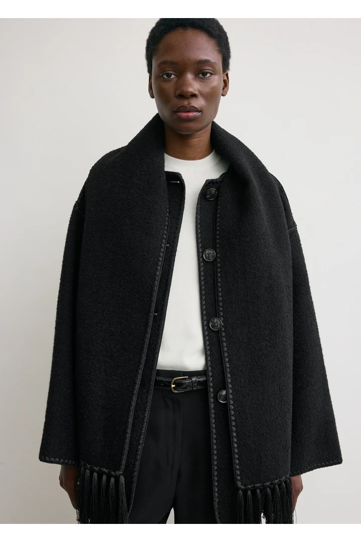 TOTEME 엠브로이더드 스카프 재킷 블랙의 블랙컬러 3번쨰 이미지입니다.