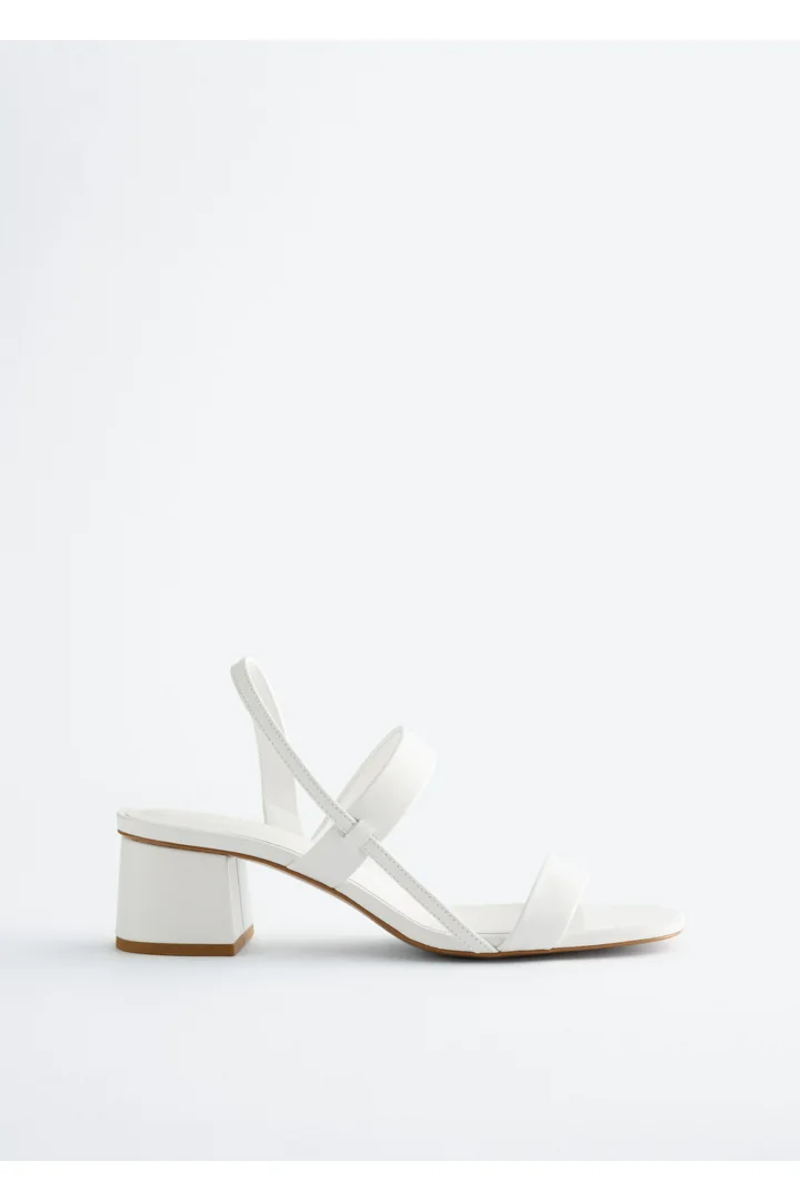 앤아더스토리즈 스트래피 블록 힐 샌들의 화이트컬러 Product입니다.
