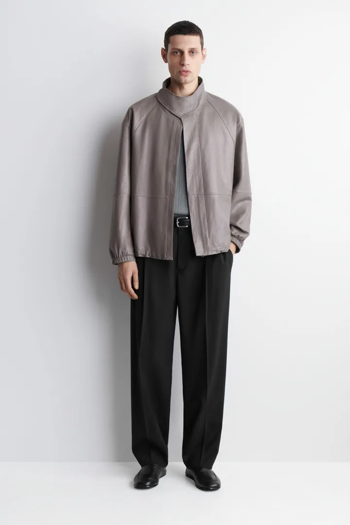 COS default image 1 of 카본 in 플루이드 울 릴랙스드 핏 와이드 레그 트라우저