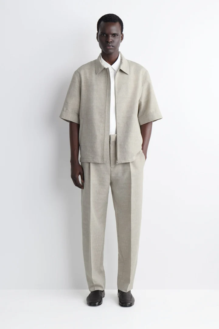 COS default image 3 of 스톤 멜란지 in 리넨 울 릴랙스드 핏 배럴 레그 트라우저