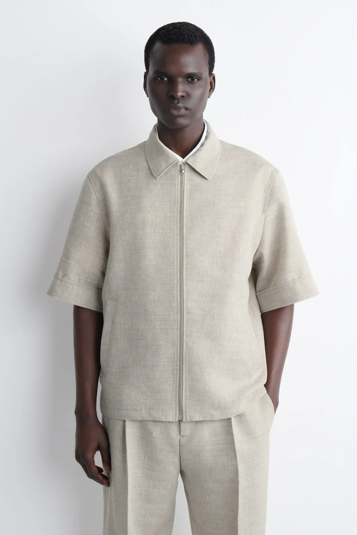COS default image 2 of 스톤 멜란지 in 리넨 울 쇼트 슬리브 집업 셔츠