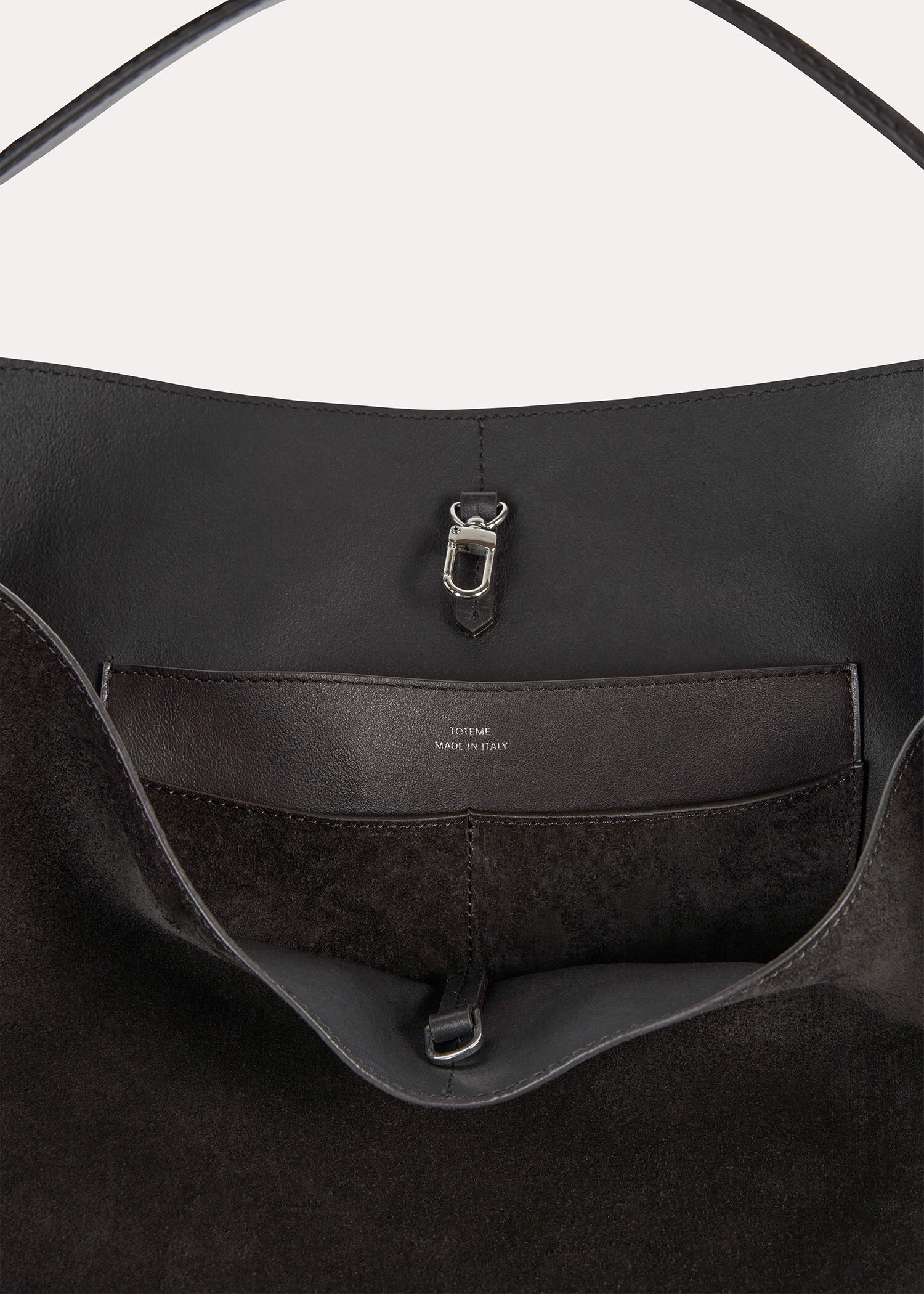 TOTEME 벨티드 토트백 에스프레소의 에스프레소컬러 4번쨰 이미지입니다.