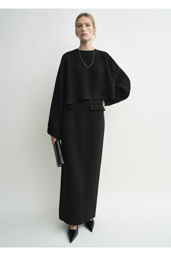 TOTEME 크롭트 세이블 블라우스 블랙의 블랙컬러 0번쨰 이미지입니다.