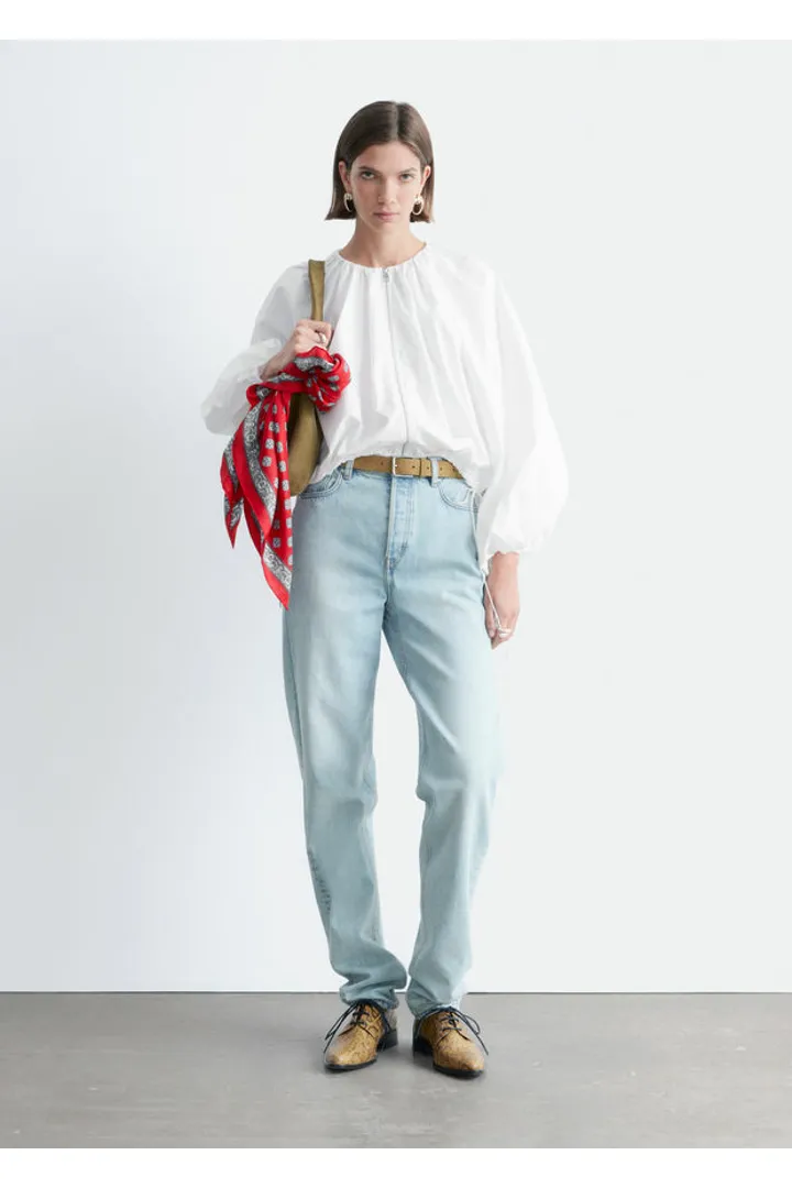 앤아더스토리즈 코튼 포플린 지퍼 프런트 블라우스의 화이트컬러 ECOMLook입니다.