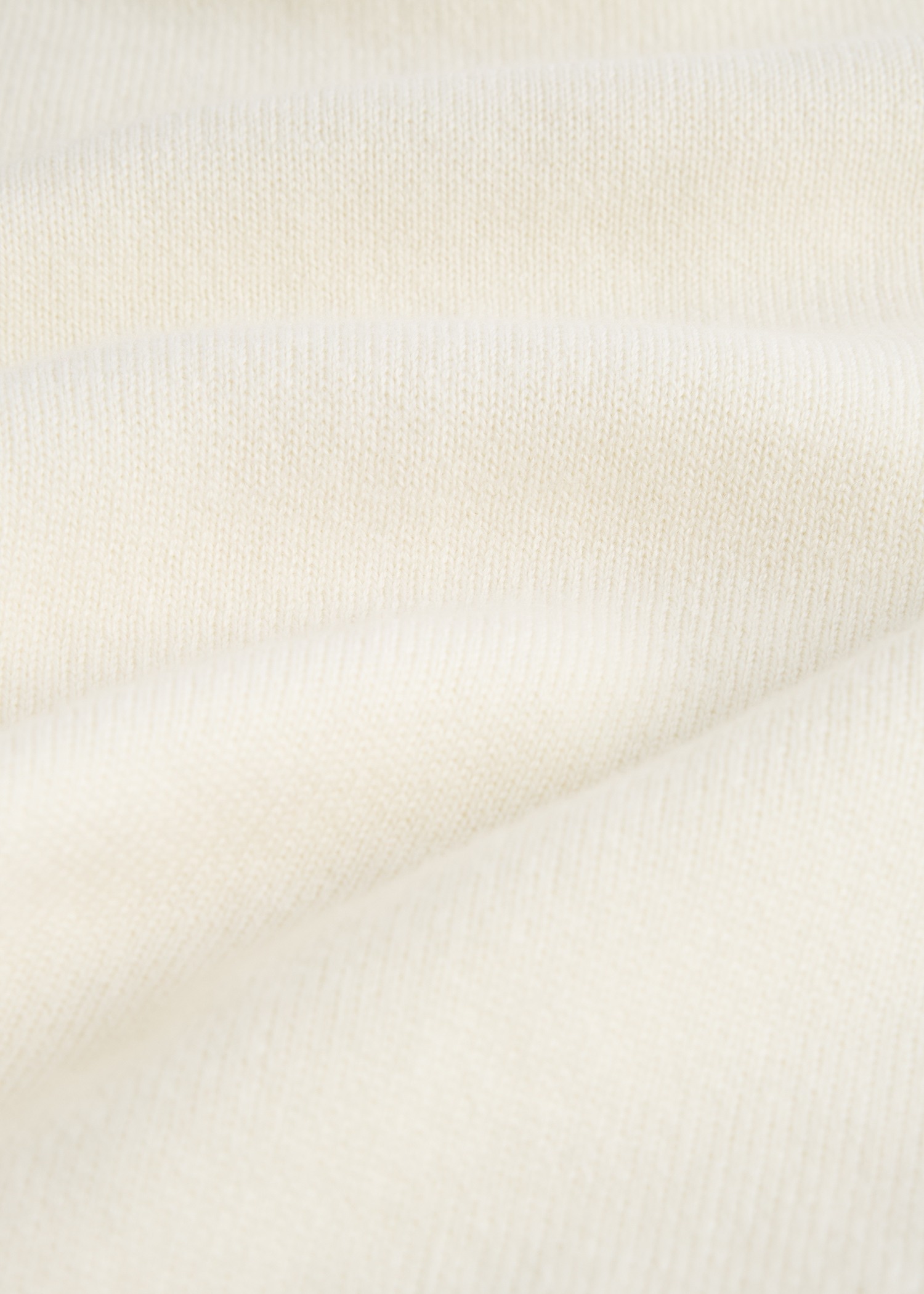 TOTEME 트라이앵글 울 스카프 에크루의 에크루컬러 3번쨰 이미지입니다.